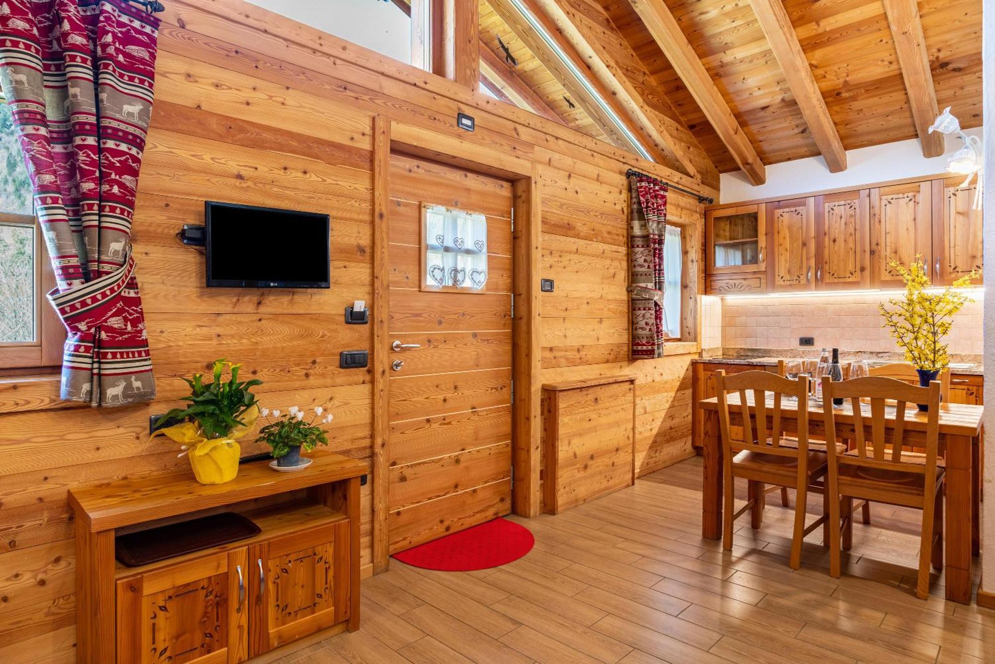Chalet Camping Fae 3 Villa มาดอนนาดีกัมปิโญ ภายนอก รูปภาพ