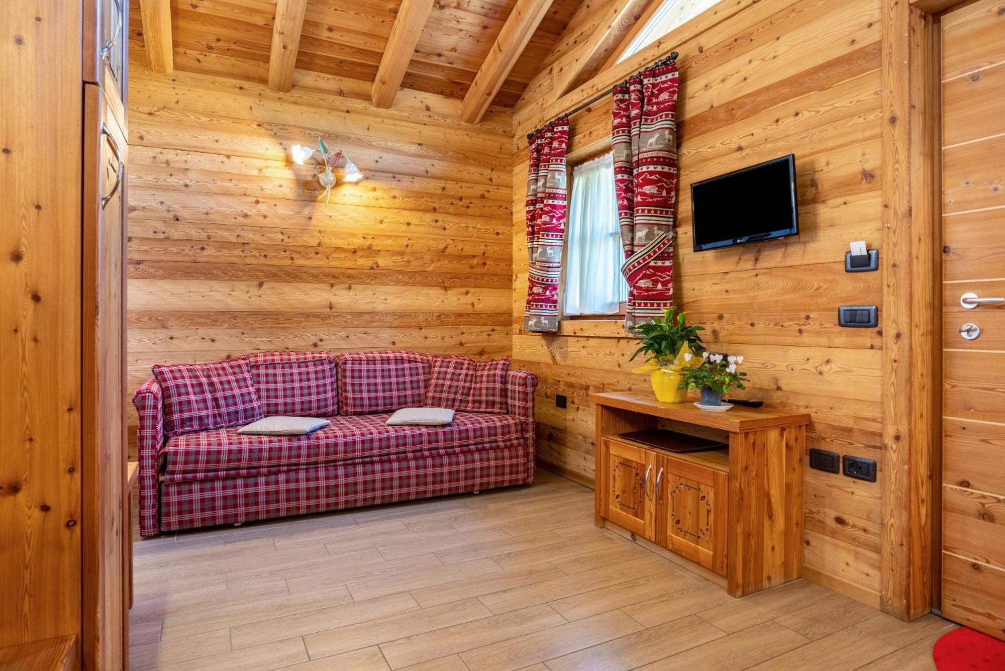 Chalet Camping Fae 3 Villa มาดอนนาดีกัมปิโญ ภายนอก รูปภาพ